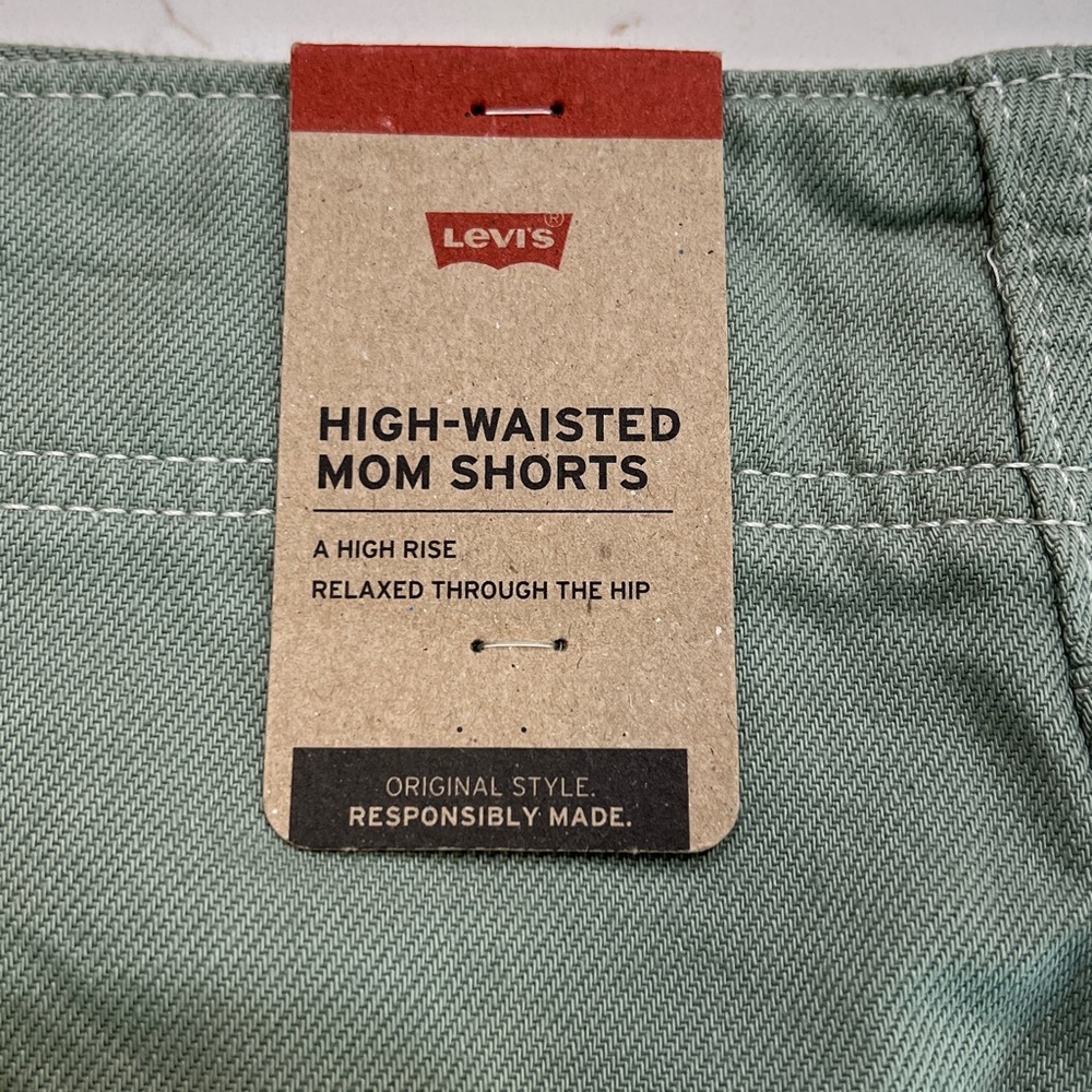 Levi’s High Waisted Mom Shorts Sage Green NWT Size 33 - Picture 7 of 12